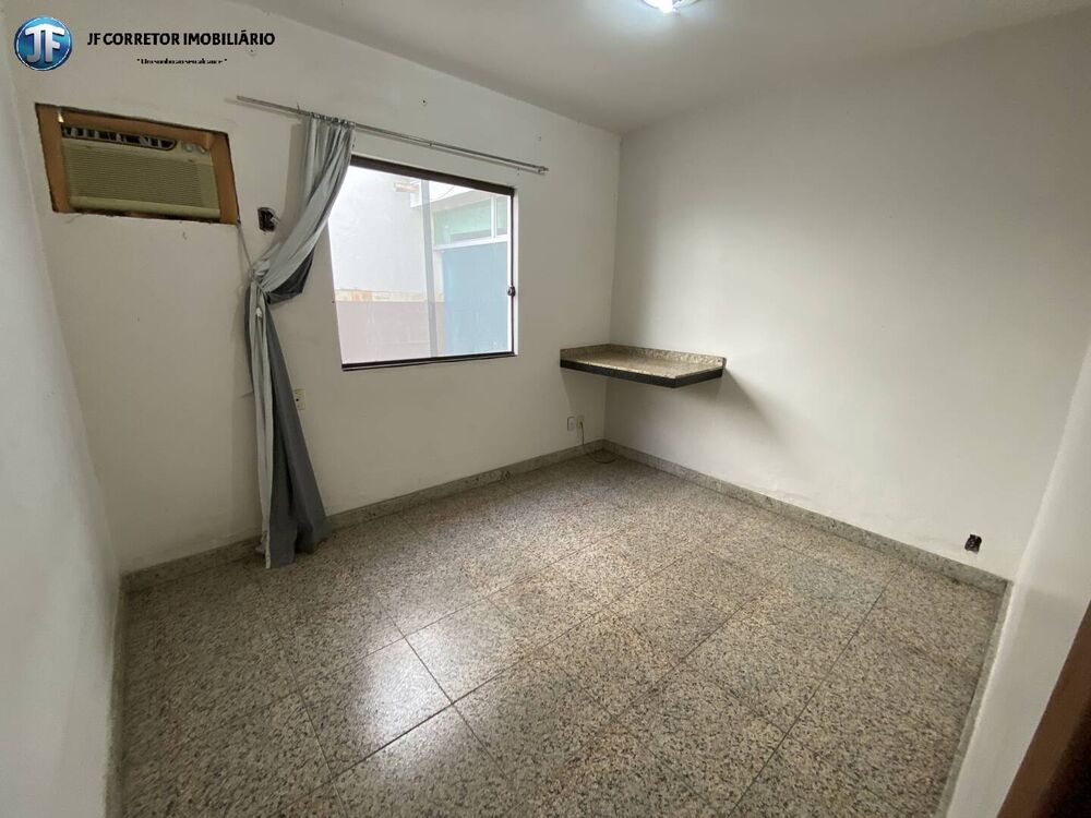 Casa à venda com 4 quartos, 300m² - Foto 3