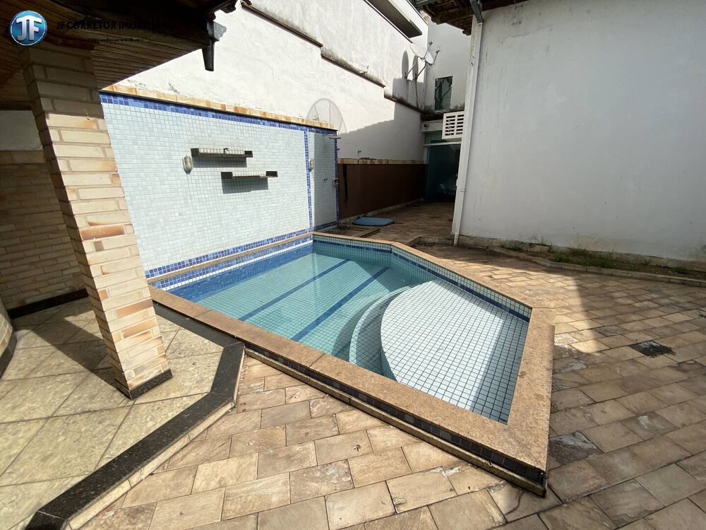 Casa à venda com 4 quartos, 300m² - Foto 4