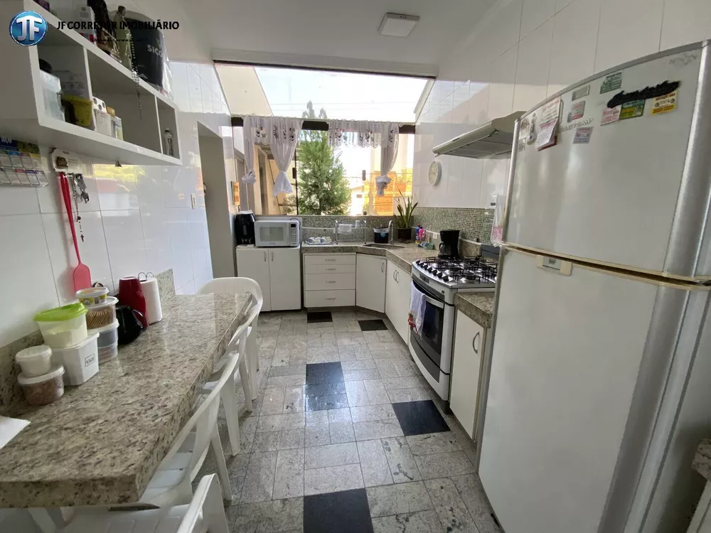 Casa à venda com 4 quartos, 360m² - Foto 2