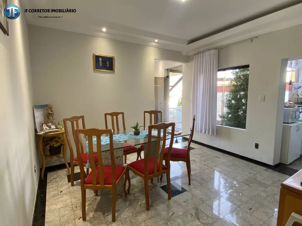 Casa à venda com 4 quartos, 360m² - Foto 4