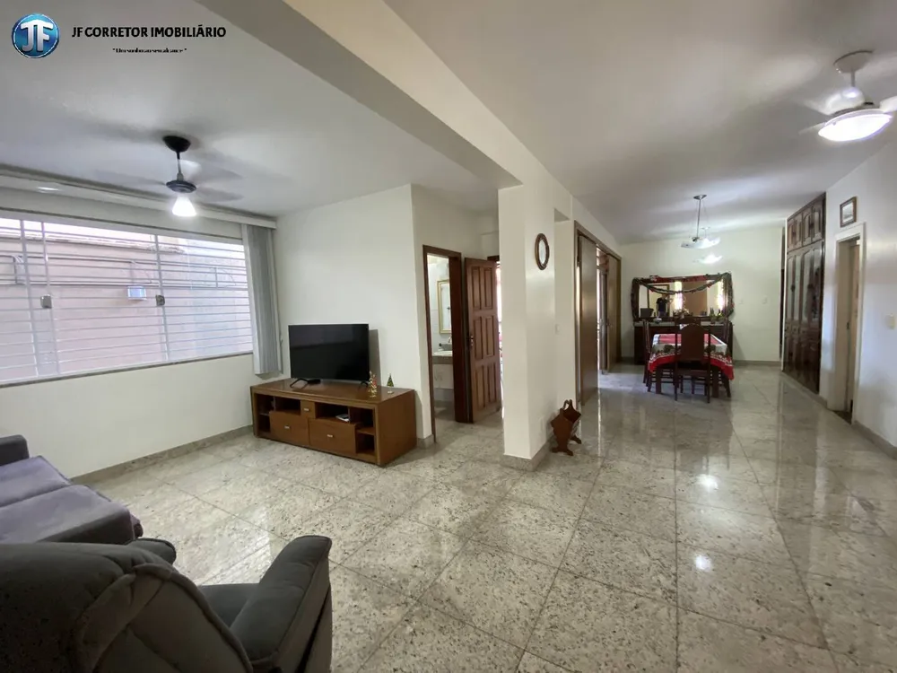 Casa, 4 quartos, 250 m² - Foto 1