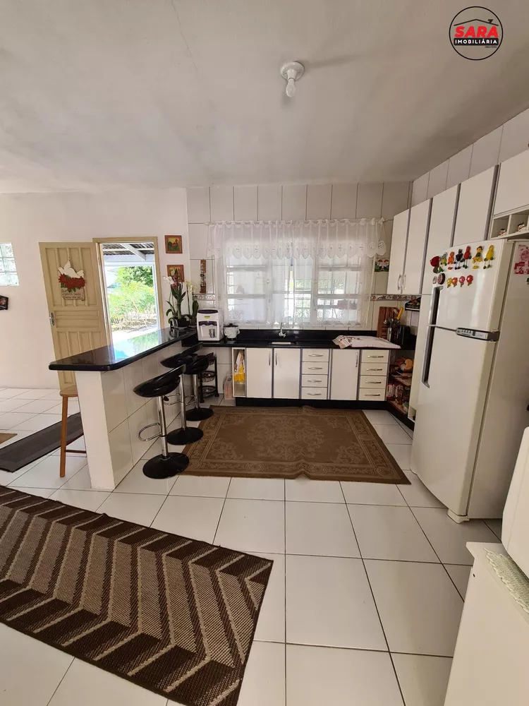 Casa à venda com 4 quartos, 180m² - Foto 4