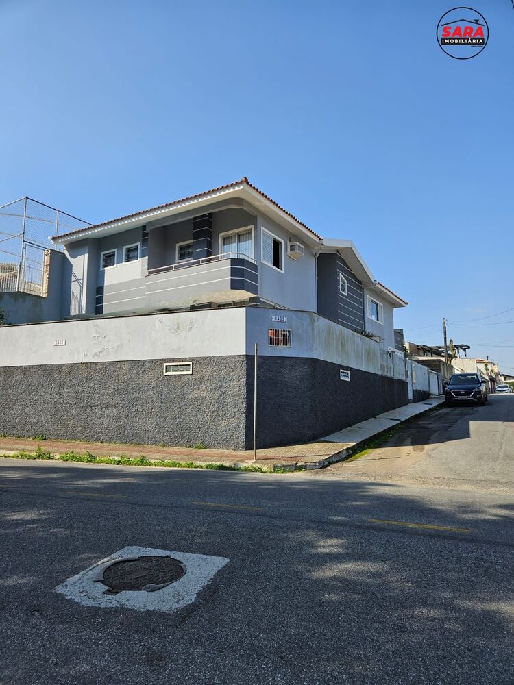 Casa, 4 quartos, 280 m² - Foto 1