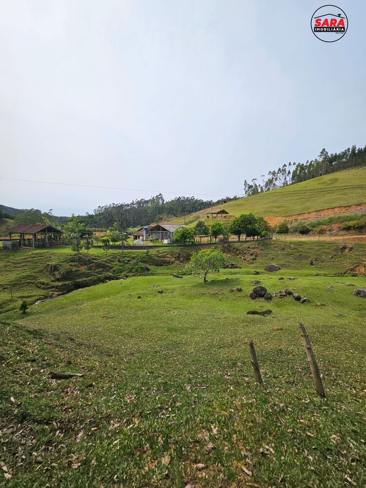 Sítio à venda com 2 quartos, 150m² - Foto 2