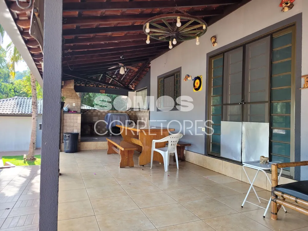 Chácara, 3 quartos, 2300 m² - Foto 1