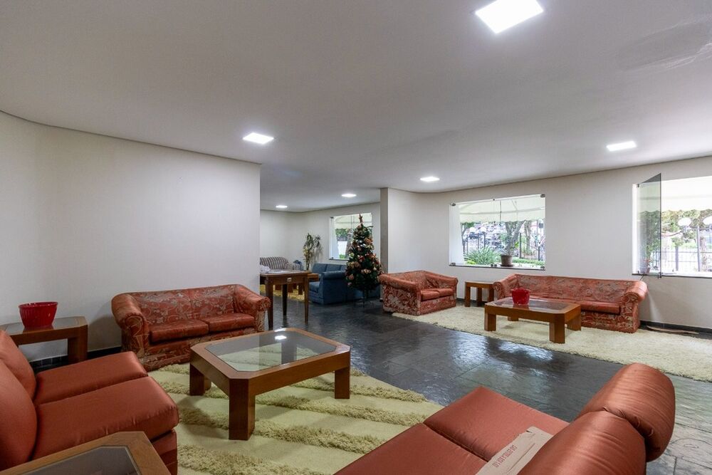 Apartamento à venda com 3 quartos, 148m² - Foto 2