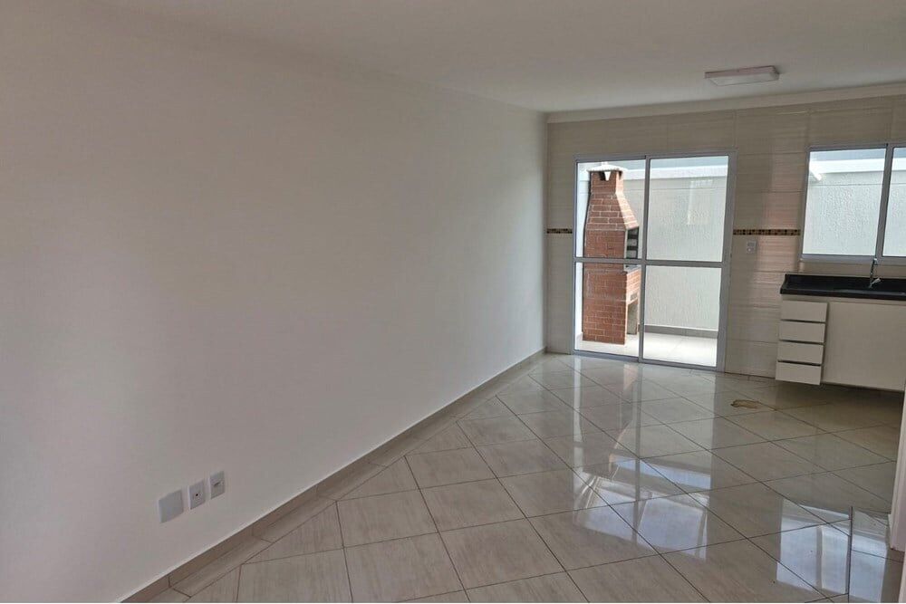 Casa à venda com 2 quartos, 65m² - Foto 3