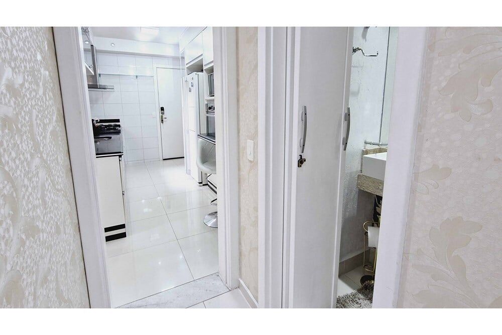 Apartamento à venda com 3 quartos, 133m² - Foto 2