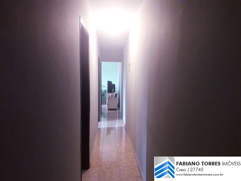 Casa à venda com 3 quartos, 394m² - Foto 1