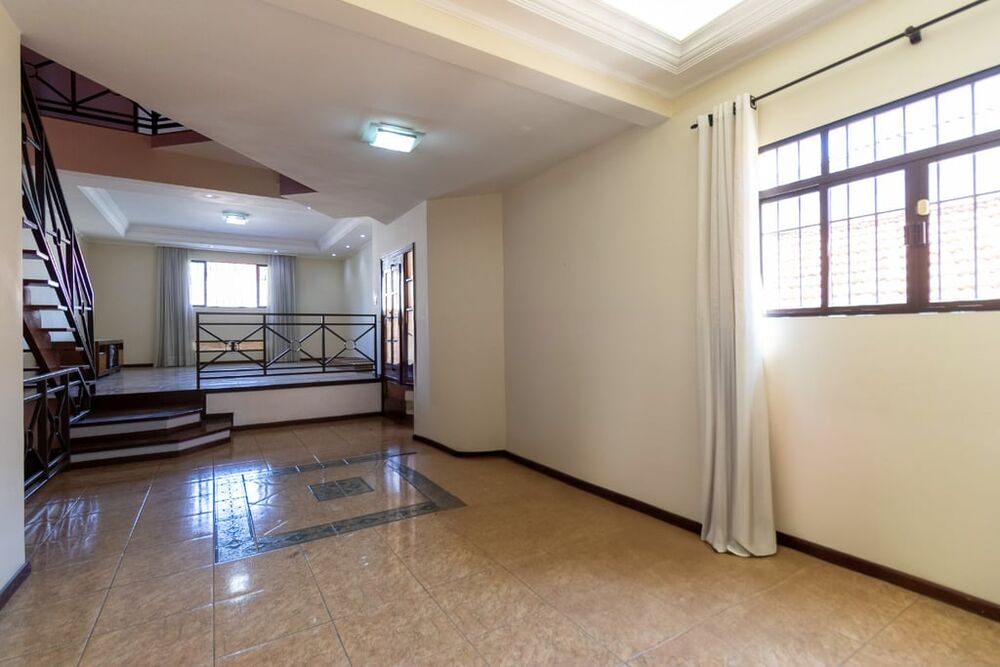 Casa à venda com 3 quartos, 330m² - Foto 28