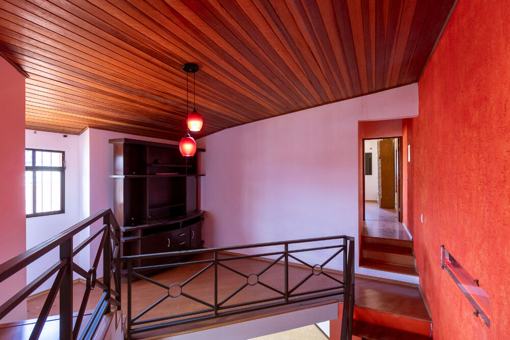 Casa à venda com 3 quartos, 330m² - Foto 6