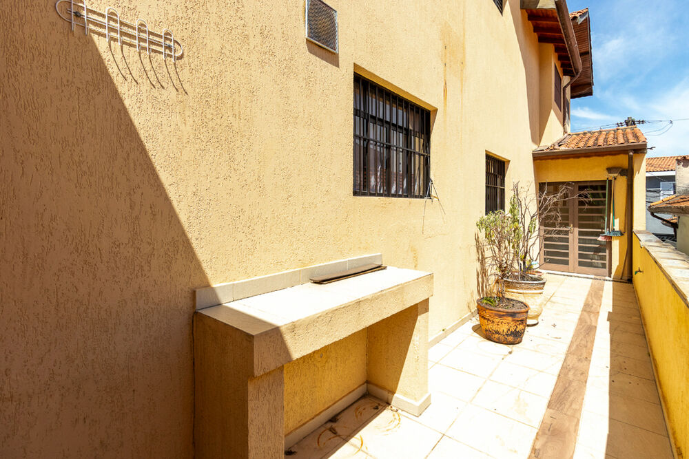 Casa à venda com 3 quartos, 330m² - Foto 3