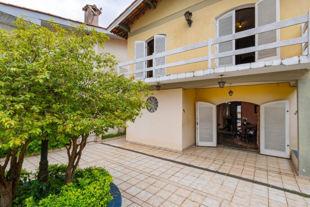 Casa à venda com 3 quartos, 303m² - Foto 5