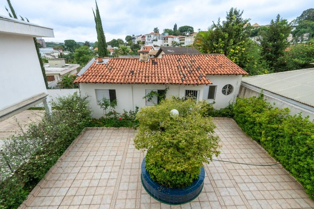 Casa à venda com 3 quartos, 303m² - Foto 17