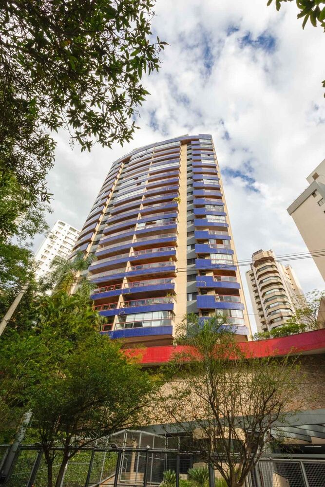 Apartamento à venda com 4 quartos, 163m² - Foto 2