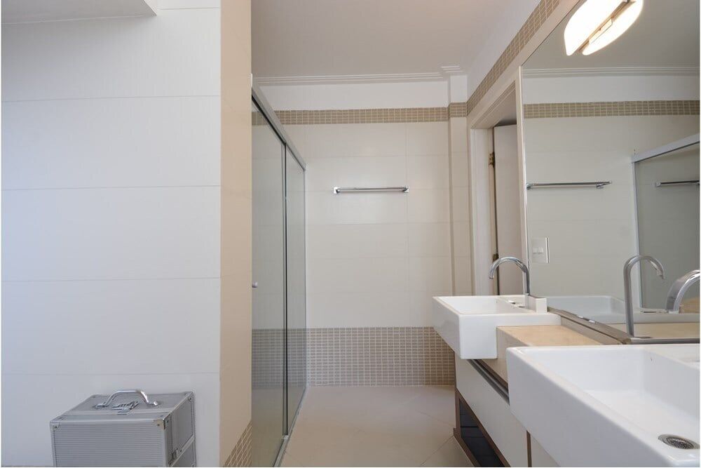 Apartamento à venda com 3 quartos, 180m² - Foto 5
