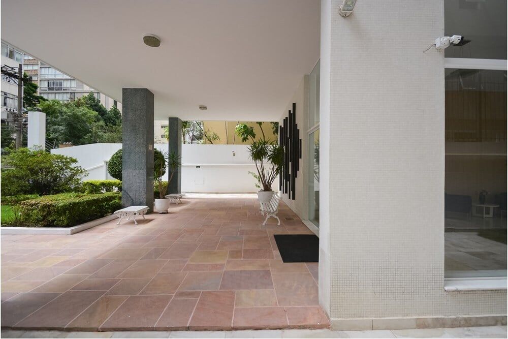 Apartamento à venda com 3 quartos, 180m² - Foto 2