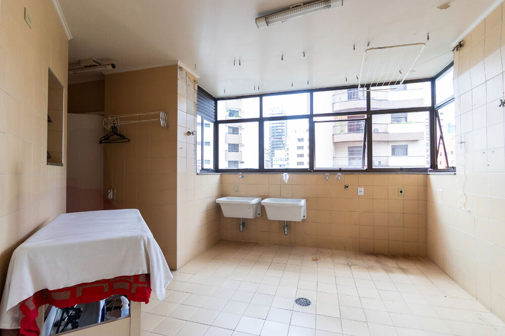 Apartamento à venda com 3 quartos, 325m² - Foto 13