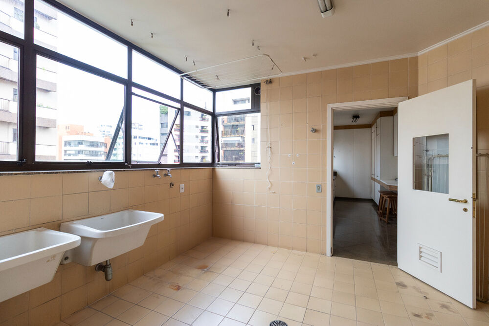 Apartamento à venda com 3 quartos, 325m² - Foto 15