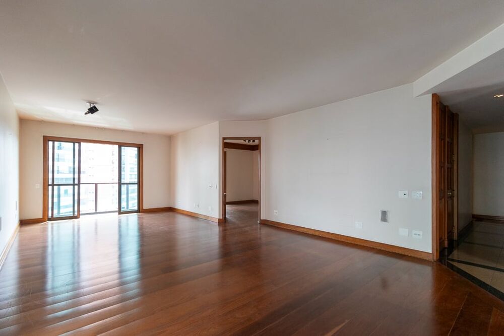 Apartamento à venda com 3 quartos, 325m² - Foto 1