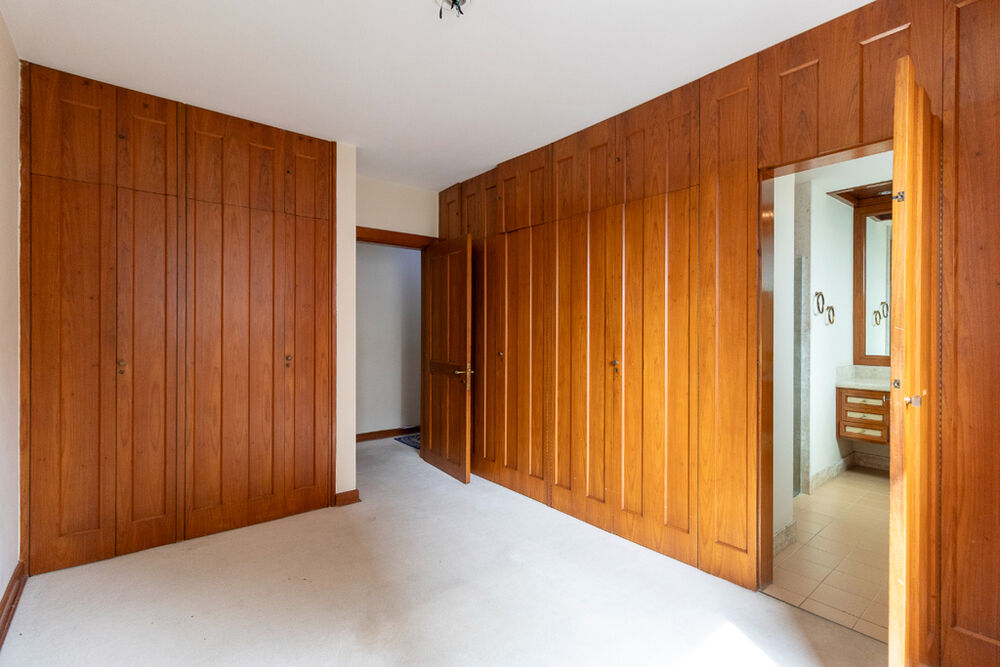 Apartamento à venda com 3 quartos, 325m² - Foto 4