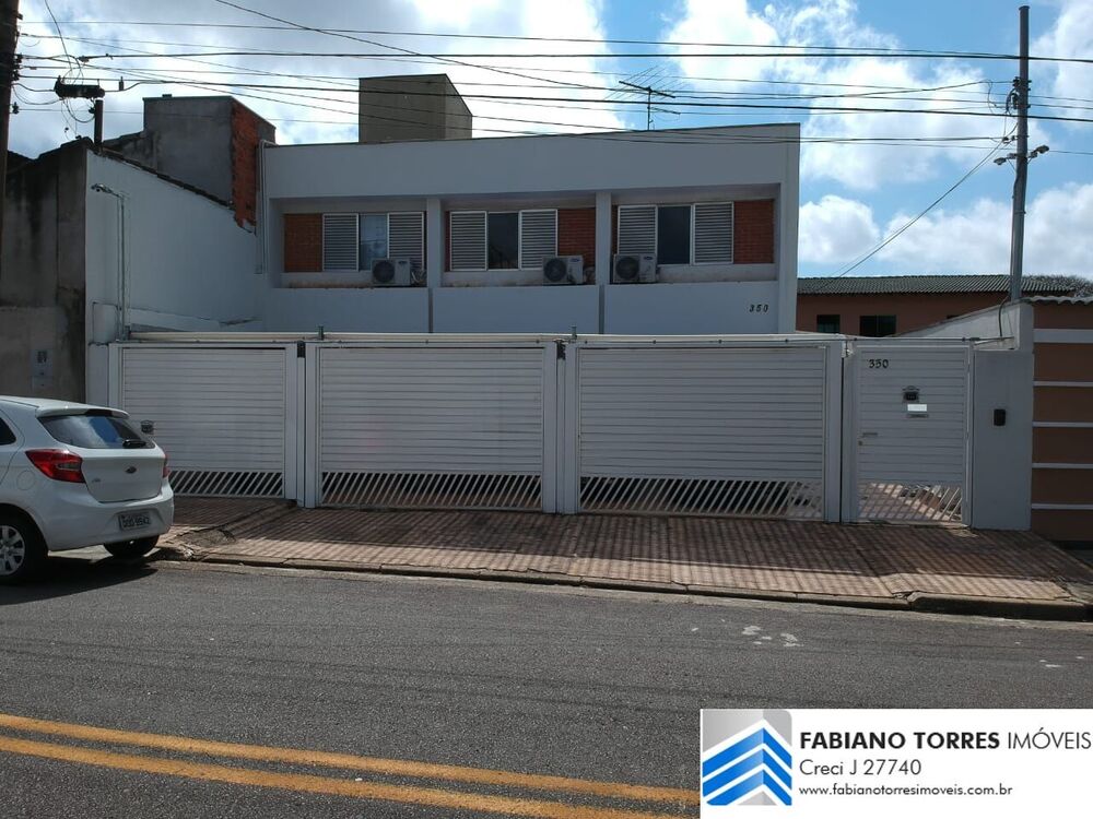 Sobrado à venda com 6 quartos, 435m² - Foto 1