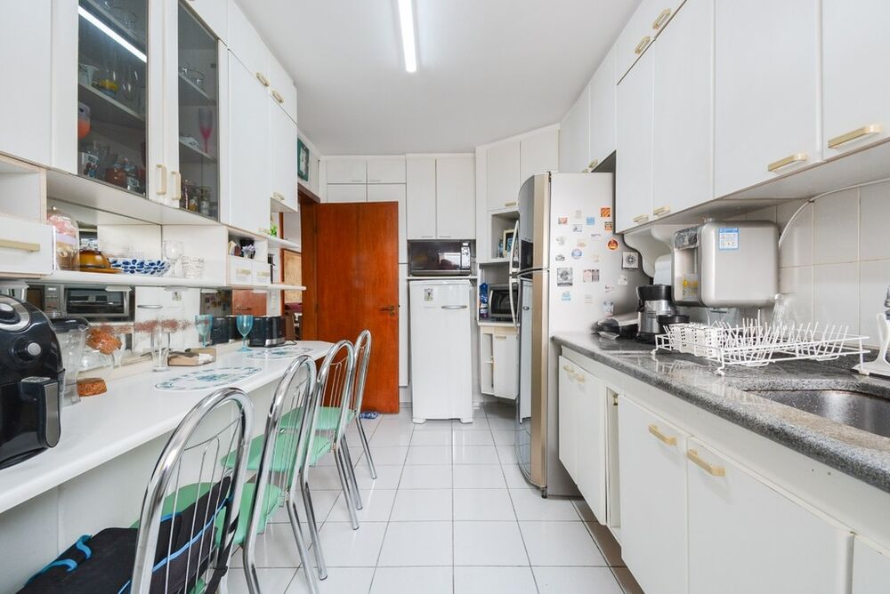 Apartamento à venda com 3 quartos, 120m² - Foto 3