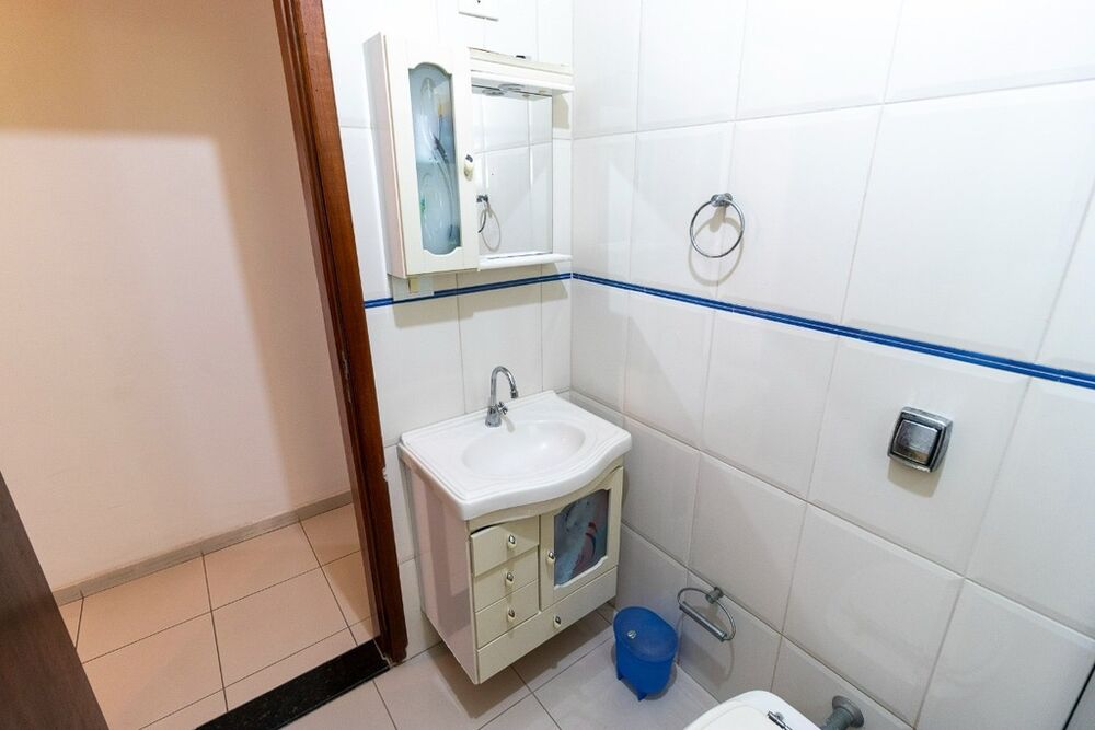 Casa à venda com 3 quartos, 222m² - Foto 3
