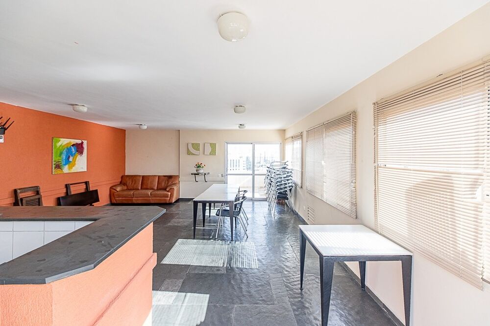 Apartamento à venda com 2 quartos, 67m² - Foto 2