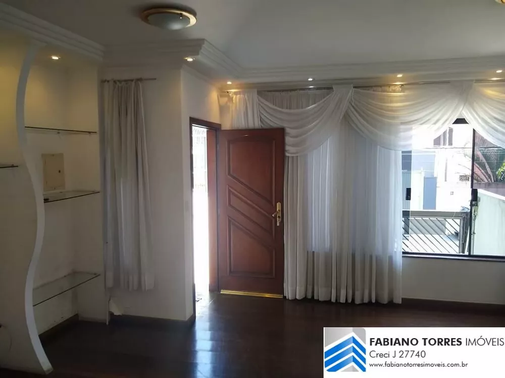 Sobrado, 3 quartos, 228 m² - Foto 1