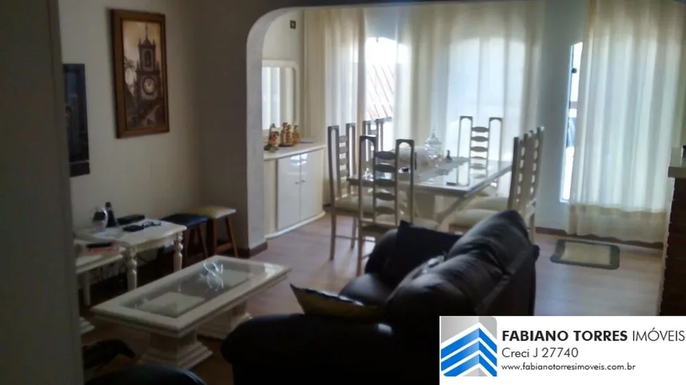 Sobrado, 3 quartos, 240 m² - Foto 1