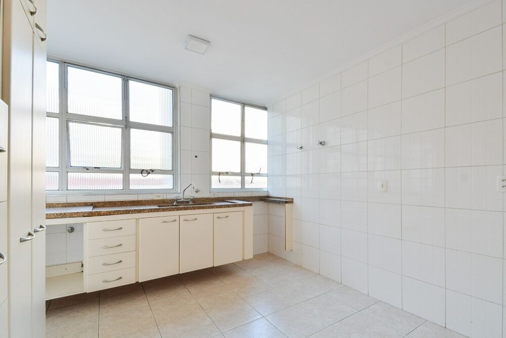 Apartamento à venda com 3 quartos, 183m² - Foto 3