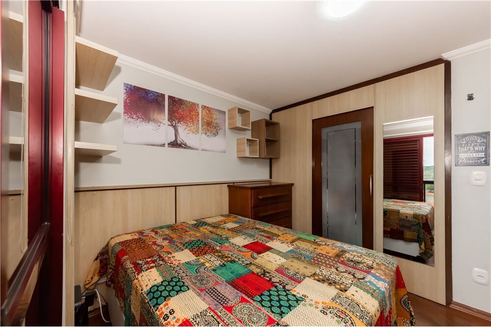 Apartamento à venda com 3 quartos, 130m² - Foto 2