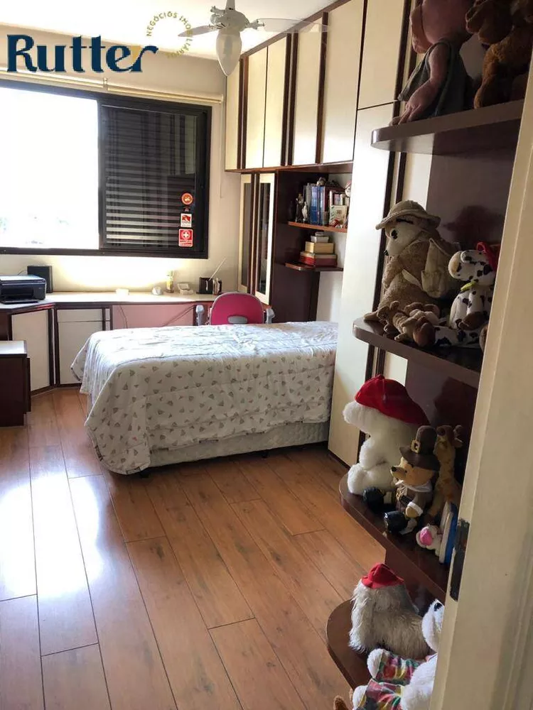 Apartamento à venda com 2 quartos, 70m² - Foto 4