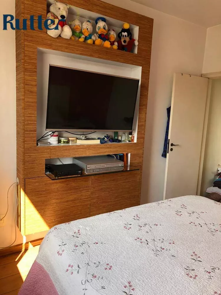 Apartamento à venda com 2 quartos, 70m² - Foto 2