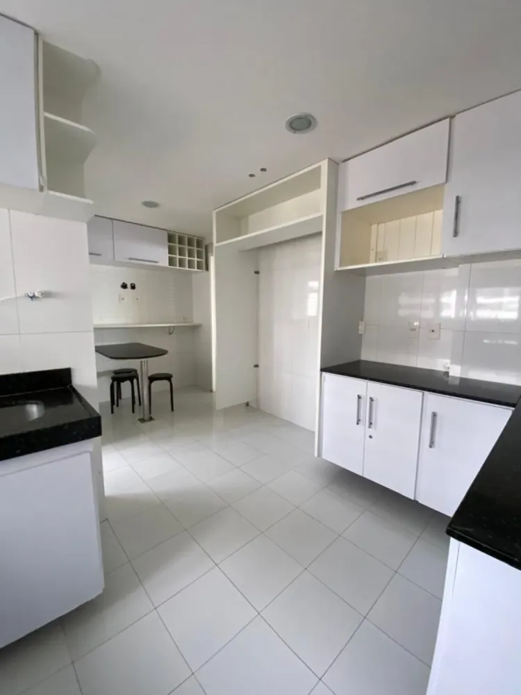 Apartamento, 3 quartos, 200 m² - Foto 2