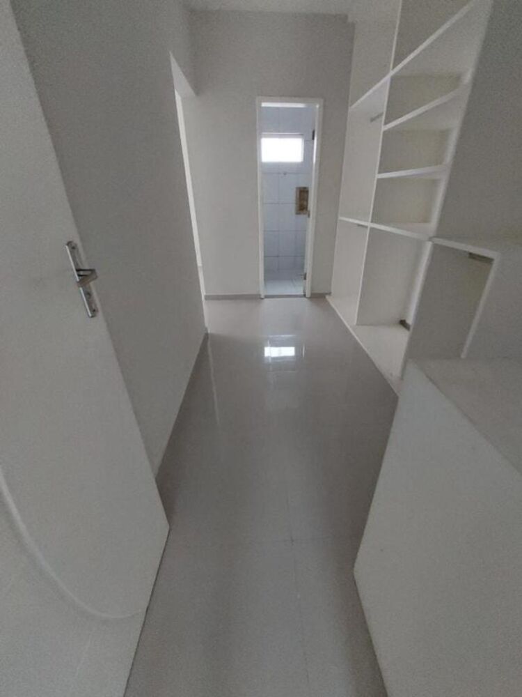 Casa à venda com 3 quartos, 225m² - Foto 3