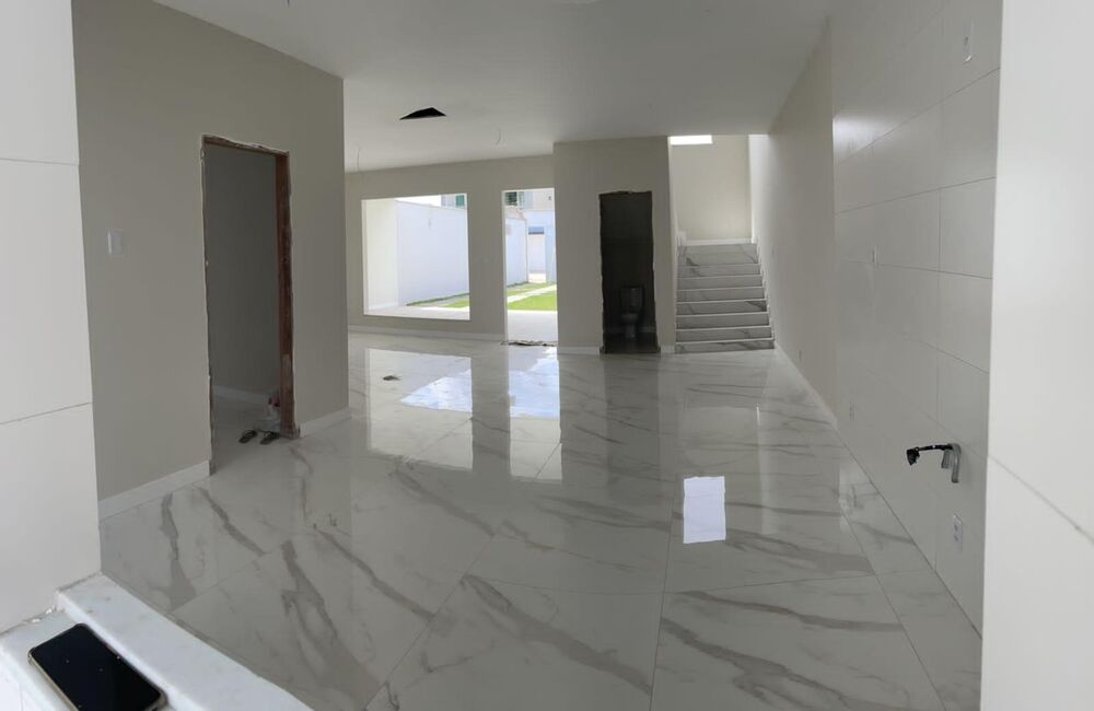 Casa à venda com 4 quartos, 195m² - Foto 2