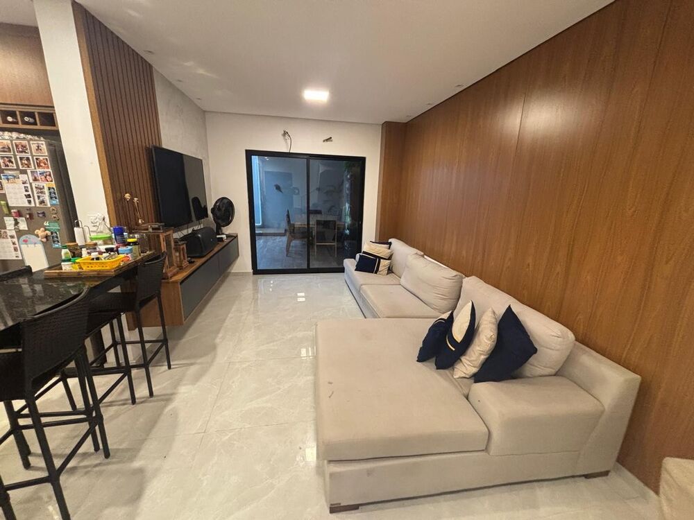 Casa à venda com 4 quartos, 165m² - Foto 2