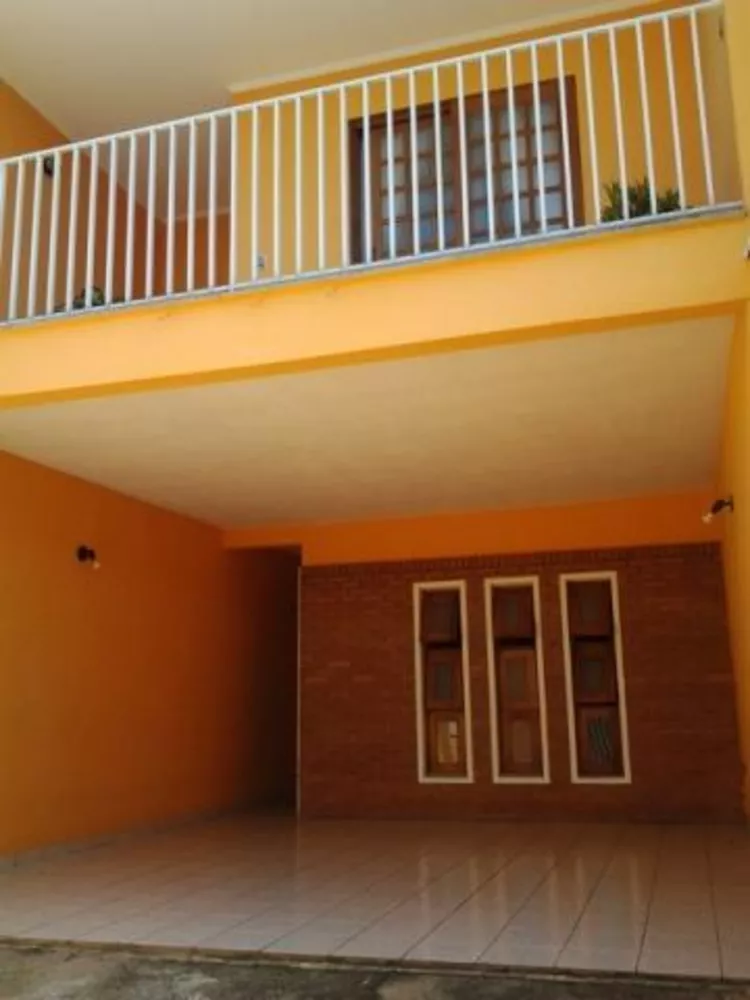 Casa à venda com 3 quartos, 250M2 - Foto 2