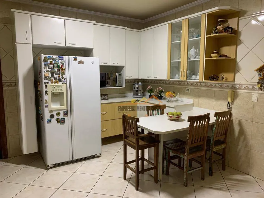 Casa, 3 quartos, 242 m² - Foto 10