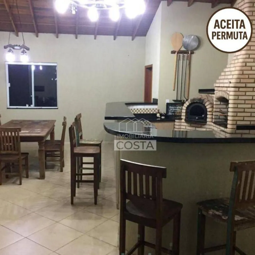 Casa, 3 quartos, 242 m² - Foto 1