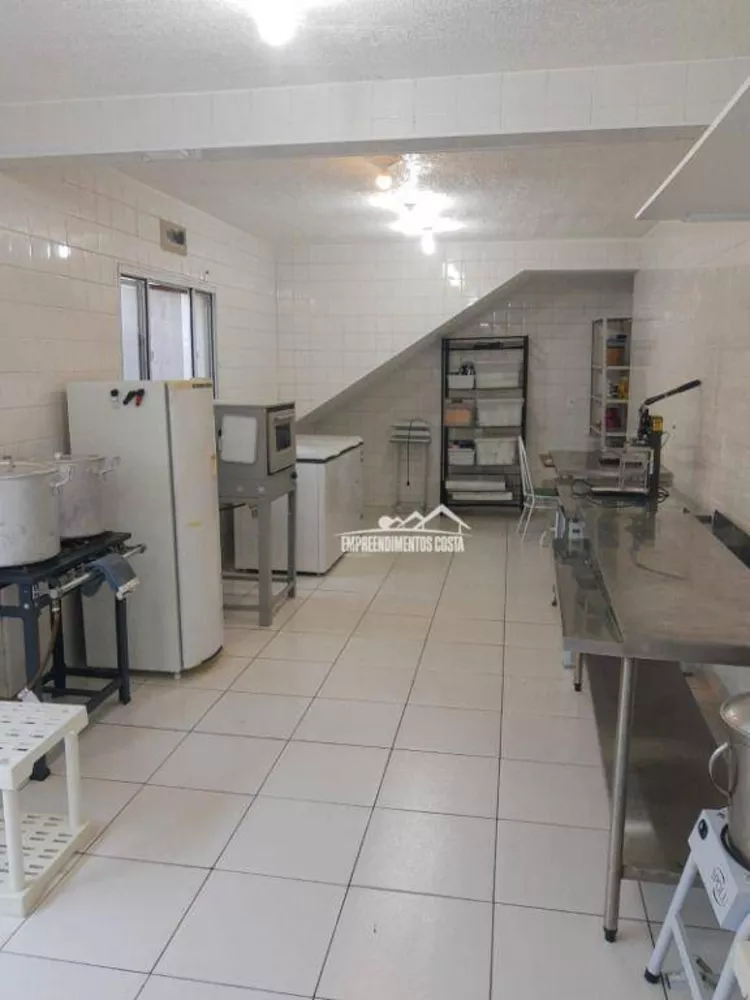 Casa, 1 quarto, 250 m² - Foto 2