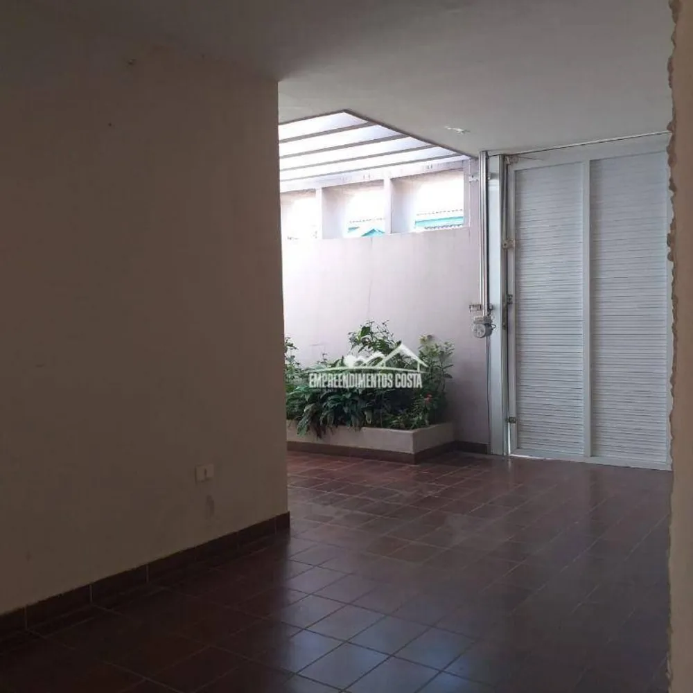 Casa, 4 quartos, 246 m² - Foto 2