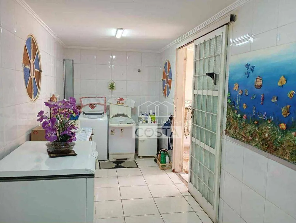 Casa, 3 quartos, 229 m² - Foto 1