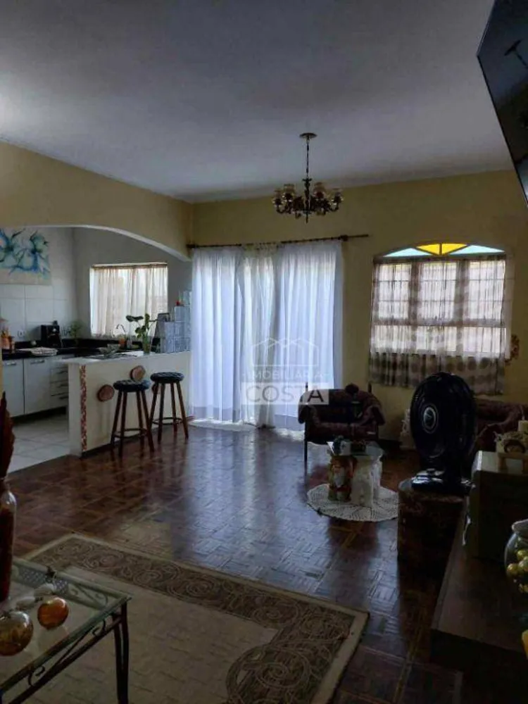 Casa, 3 quartos, 229 m² - Foto 6