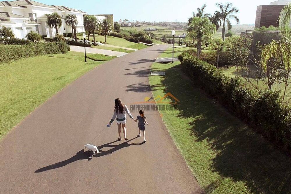 Casa de Condomínio à venda com 5 quartos, 557m² - Foto 3