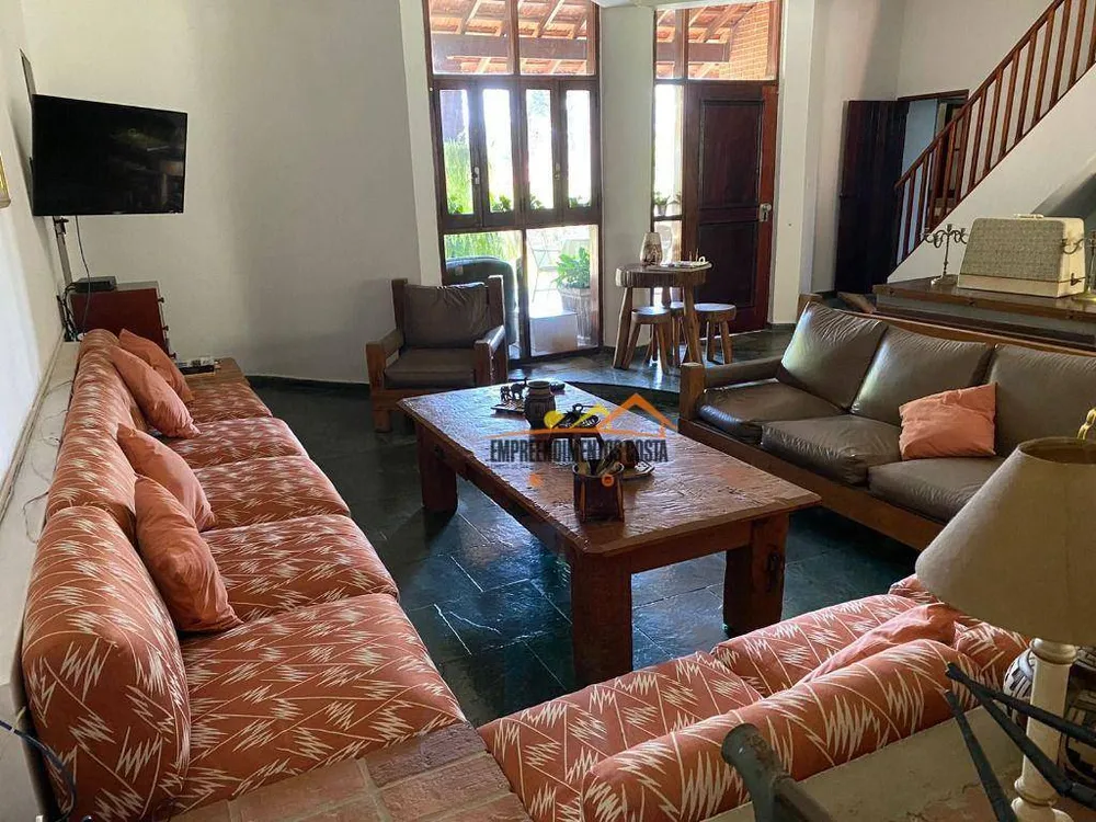 Chácara, 8 quartos, 2500 m² - Foto 1
