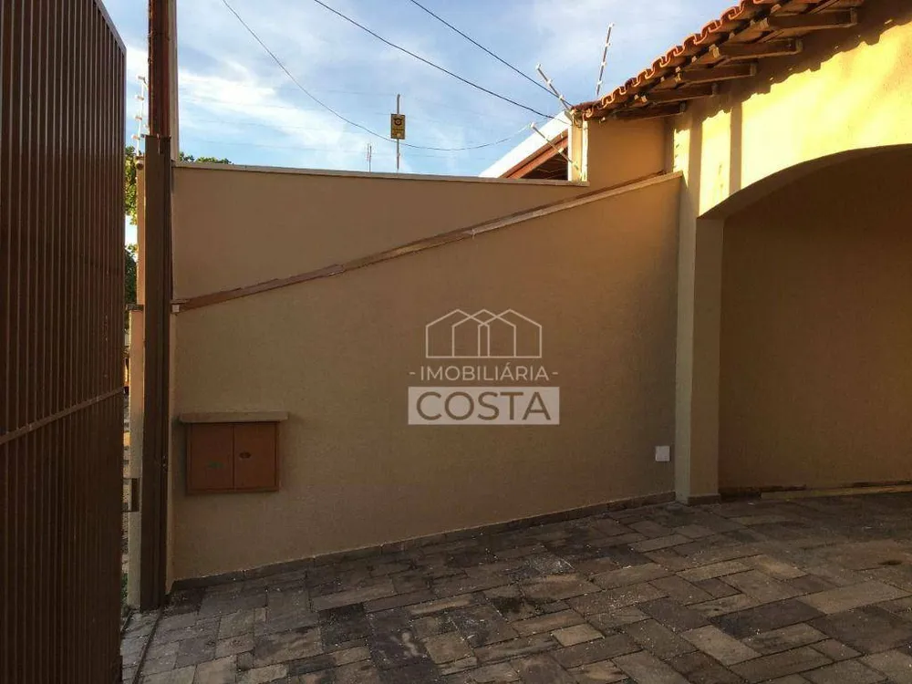 Casa, 4 quartos, 325 m² - Foto 2