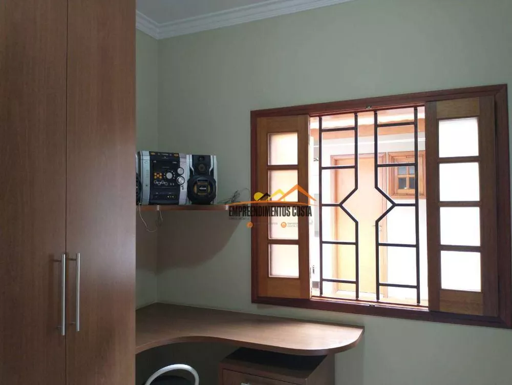 Casa, 5 quartos, 275 m² - Foto 2